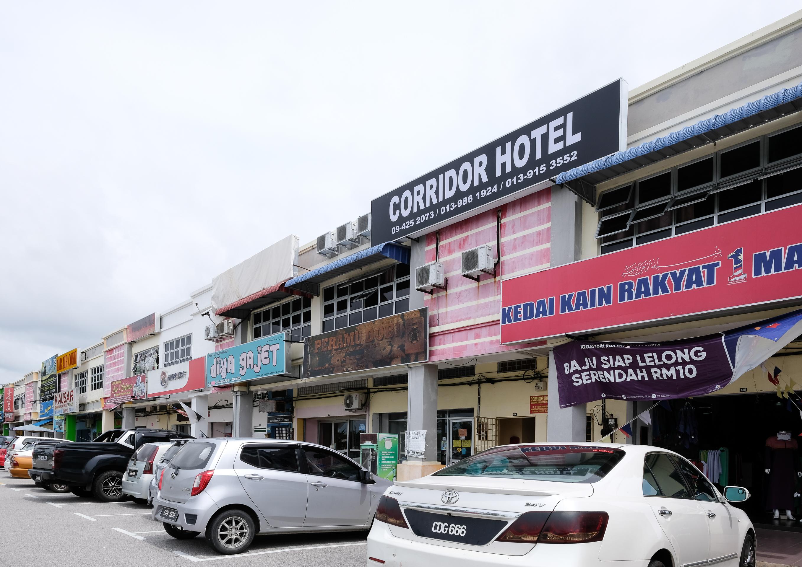 Super Oyo 720 Corridor Hotel 2 Pekan Dış mekan fotoğraf